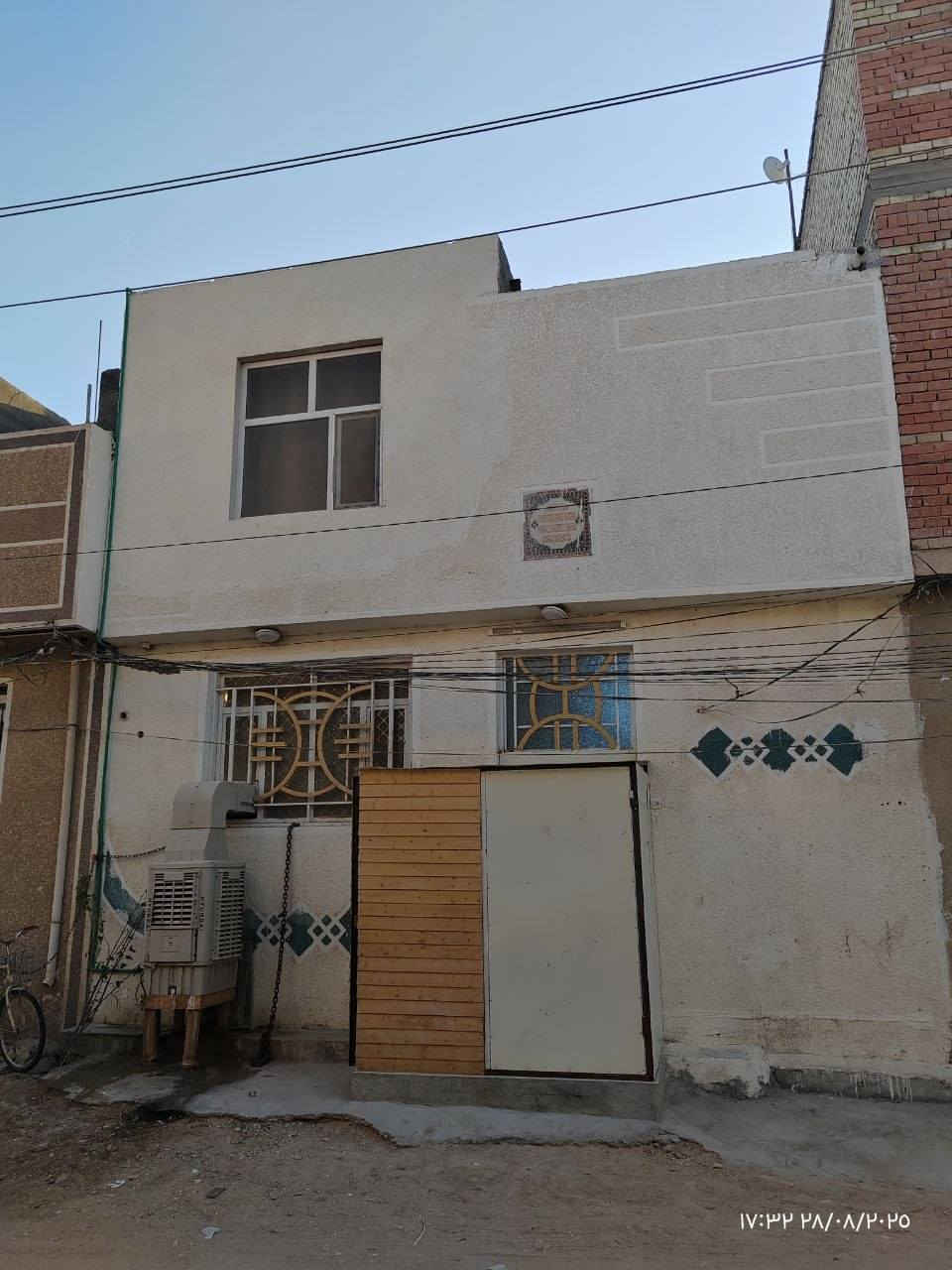 للبيع بيت في كربلاء حي الزهور نهاية شارع أبو طالب موقع هادی و مرتب

البيت مناسب للسكن العائلي، منطقة مرتبة وجيران محترمين الموقع كربلاء - حي الزهور - نهاية شارع أبو طالب

المساحة ٥٠ متر طابقين

التفاصيل / الطابق الاول غرقة نوم و صاله و مطبغ و صحيات
الطابق الثاني غرفه كبيره بداخلها صحيات

البيت طابو زراعي سند ٢٥ اقرار محكمه يتحول مباشرة بأسم المشتري.. 
للاستفسار اكثر الاتصال على الرقم التالي

***********

الاتصال على الرقم فقط او الواتساب..
غير متواجد على الفيس
