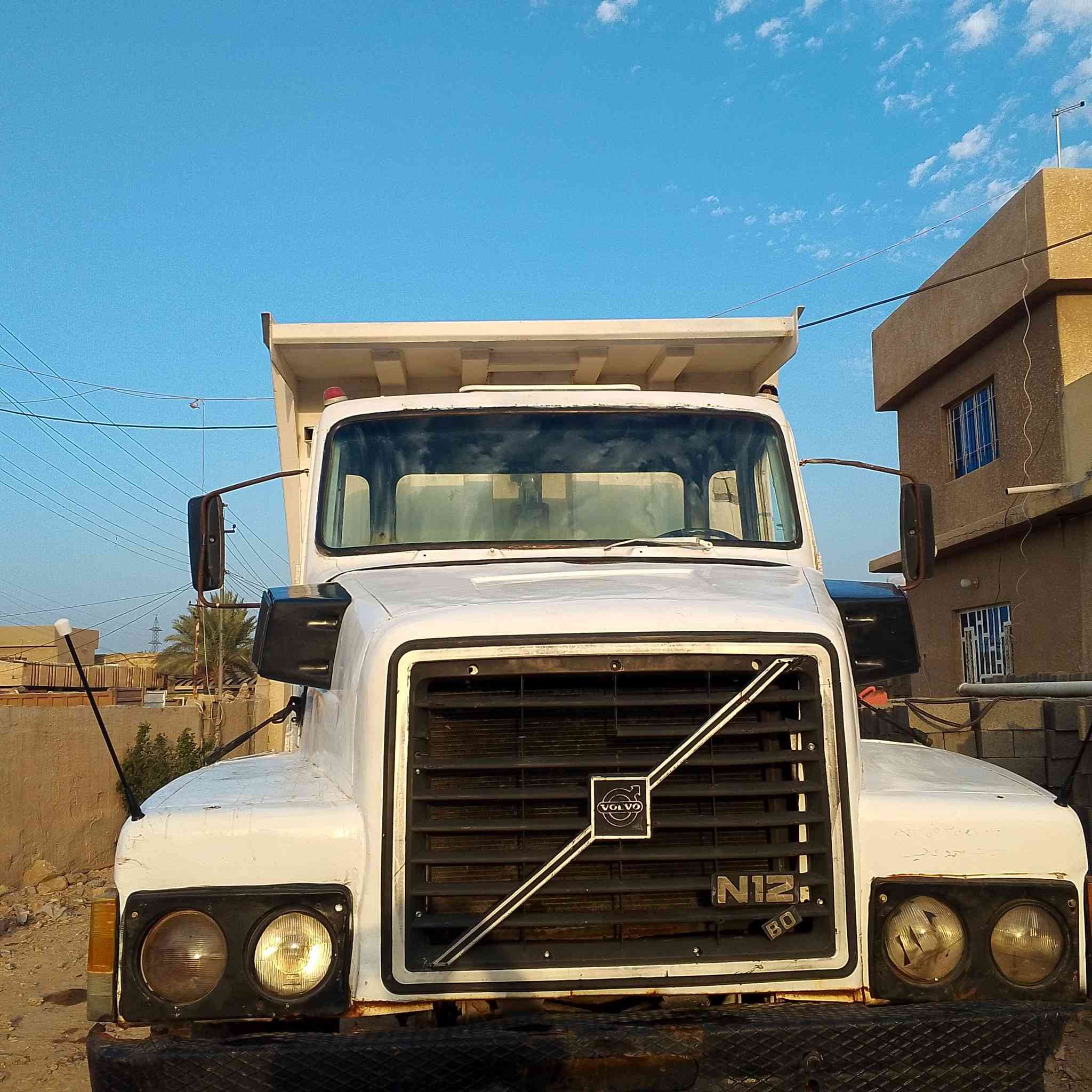 فالفو موديل 1983هاوزر رقم انبار الماني تحويل مباشر كير فقصه محرك مكفول السعر ١٧ وبيها مجال اتصال ***********
