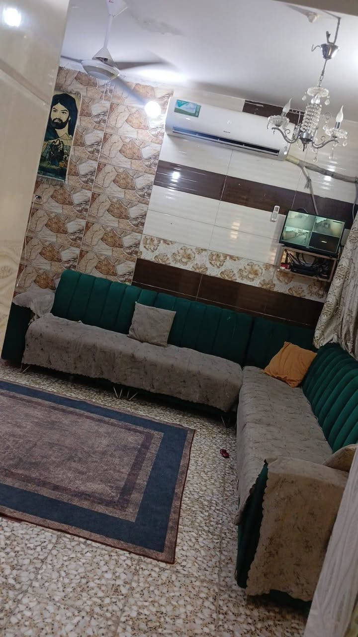 بيت للبيع المساحة ١٠٠ متر طابو زراعي سند 25 قرار محكمة مداور مباشرة من صاحب الارض صحيات شرقي وغربي السعر ٤٠ وبي مجال
البناء صب يحتوي البيت على طابقين بناء حديث ومال جناي
الطابق الأول غرفة ٣×٥ ومطبخ وصالة وطارمة وصحيات
الطابق الثاني غرفة ٦×٥ نظام سويت
وسطح مسكوف عن الشمس والمطر والاتربة 
السياج الخارجي ارتفاع ٤ متر الموقع كوفة سهلة شارع معمل الدبس شارع مسلم ابن عقيل للأستفسار واتساب *********** 

مكتب الموسوي للوسائط العقارية مستعدون لأستقبال عروضكم التجارية والزراعية والسكنية بيع وشراء رهان ايجار 
بيت للبيع المساحة ١٠٠ متر طابو زراعي سند 25 قرار محكمة مداور مباشرة من صاحب الارض صحيات شرقي وغربي السعر ٤٠ وبي مجال
