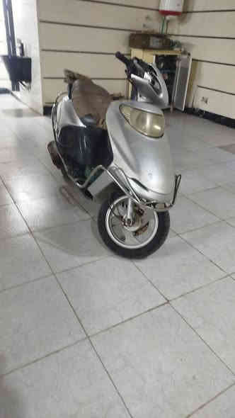 دراجه سبيسي ماليزي. سعرهه 275 
 سلف هندر كله شغال بيهه. الكفر. مال دشبول مكسور  فقط ونقص تريشه وحده. مكينه ناعمه. مكان كوت دور العمال 
***********
