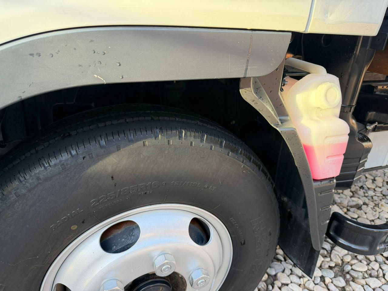 كنتر موديل 25 محسن كويتي المكان واسط الكوت ماشيه 66 الف غلاف بدي ودعاميه وحداديه  زيرو مال الشمال تايرات الشركه السعر 270 بيه مجال *********** ////***********
