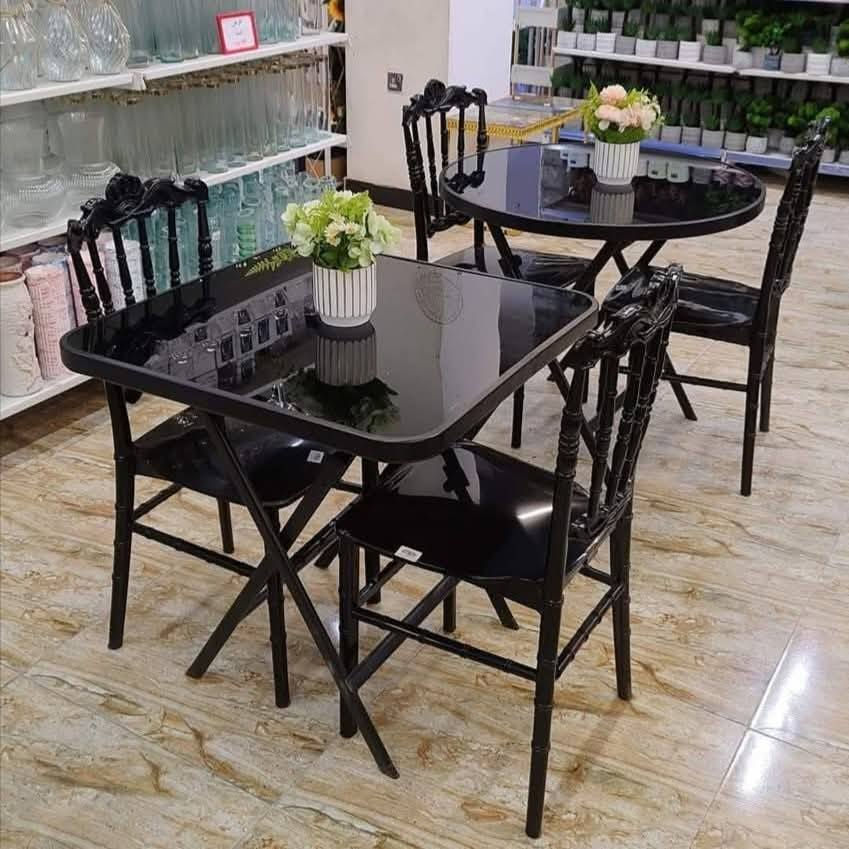 🔥#ب85
🛑 ميز طعام هيكل معدني و السطح زجاجي  ضد الكسر مضلل
سيت مكون من ميز (80 سم) مع (4) كراسي ملكي 

ملاحظه يتوفر اللون الابيض و الاسود 

السدير /منطقة آل عبود / قرب مجزرة دواجن الديوانيه 
🧨للاستفسار مراسلة البيج او الاتصال 
***********
