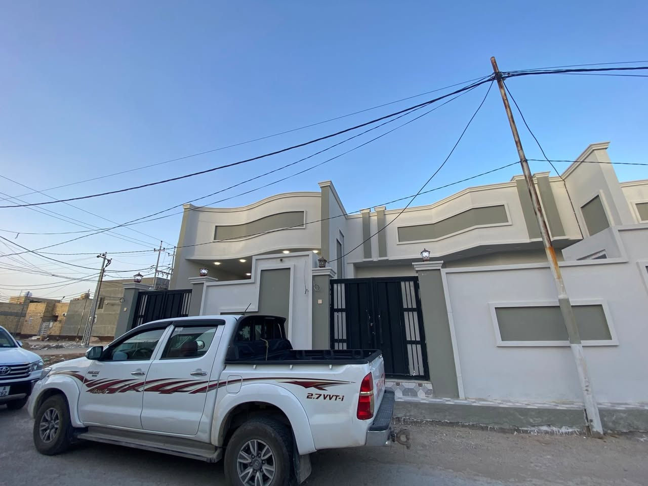 🏡 بيت للبيع

📐 المساحة: 150 متر

📍 العنوان:
طريق السنية السياحي – سكة القطار
مجمع توحيد العفلوكي

✨ تفاصيل البيت:

غرفتين نوم

صالتين

استقبال

مطبخ

مجمع صحيات (داخل وخارج)

💡 بيت مرتب ومناسب للسكن . 

📞 للاستفسار: (***********
***********
