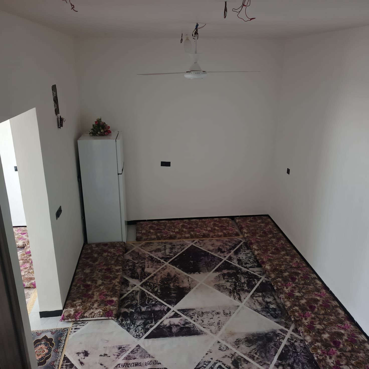 #للبيع
مشتمل مساحته 100 متر طابو زراعي سند 25 
الموقع // ديالى بعقوبة تقاطع الساده نهر الشيخ 

المشتمل بناء حديث 
طابقين كما موضح بلصور 

البناء
الأول استقبال ومطبخ وصاله وغرفة وصحيات 
الثاني  نفس الطابق الأول 

تبليط خدمات مدرسه 
السعر $ 

للاستفسار الاتصال على الرقم 
او مراسلتنا عبر الواتساب 
*********** 

للنشر على الصفحه فقط مراسلتنا 
#اكسبلور #بعقوبة #ديالى #ترند #عقارات #عقار #بيع #شراء
