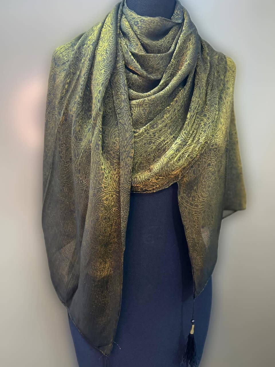 شال جاكار نقشه بيزلي 
لون ذهبي 
نقشه داخل بالنسيج مو مطبوعه 
مع لمعه خفيفه 💛✨

توصيل جميع محافظات العراق ٣ 

#كربلاء #حجابات_النور_للأناقه_عنوان😍🎶 #شالات_نسائي #بغداد #العراق


**إذا كنت صاحب هذا الإعلان وتريد حذفه لأي سبب، رجاءا أرسل رسالة إلى الدعم الفني**