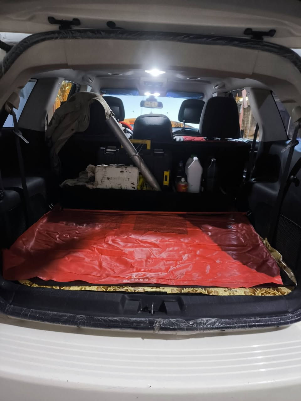 السلام عليكم جورني ٤ سلندر موديل ١٩ مكفوله بيهه تقرير بدون نسبه بعدهي شركه ماشيه ١٠٦ كيلو بغداد انكليزي باسمي السعر 165 وبيه مجال *********** بصره دور النفط
