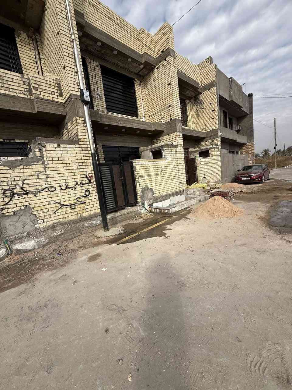 اللهم صلي عل محمد وال محمد

السلام عليكم  

بيت للبيع المساحه 100 م 

5 م الوجه والنزال 20 م

منطقه المكاسب النصر الاولى 

عل شارع 30 م وامام الدار فرع ايضا ً 

التفاصيل بلفديو موجوده كامله 

واني صاحب الدار شخصياً 

رقم الهاتف *********** 

اخوكم مصطفى الشمري 

اتصل ومايكون اله خاطركً طيب
