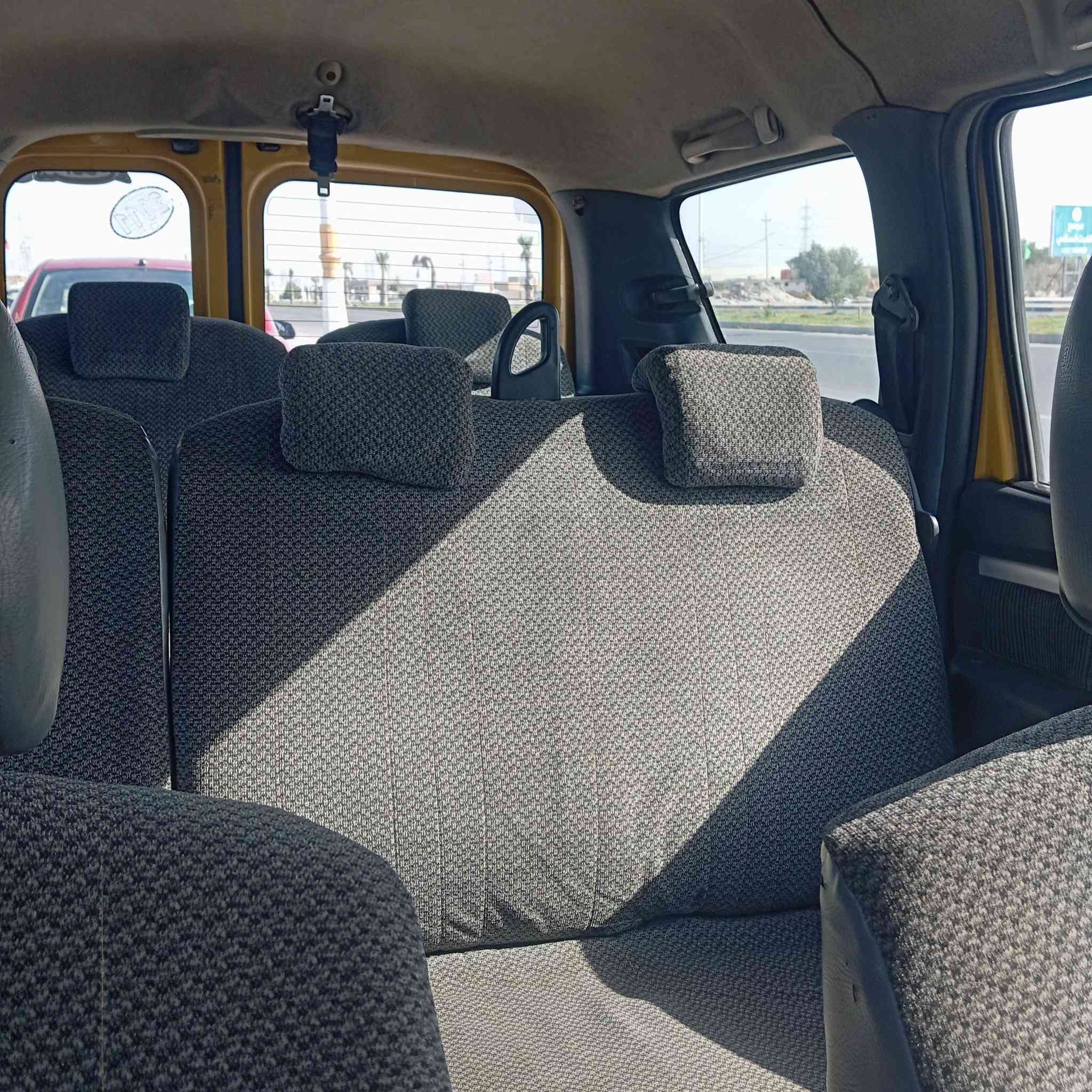 سلام عليكم من رخصة مدير الكروب سيارة للبيع رينو سبعة راكب موديل 11 سيارة جاهزة من كلشي حدادية جديده تخم تاير مكينة وكير جدد تبريد وي السويج ثلج السعر 42 مع المجال ***********
