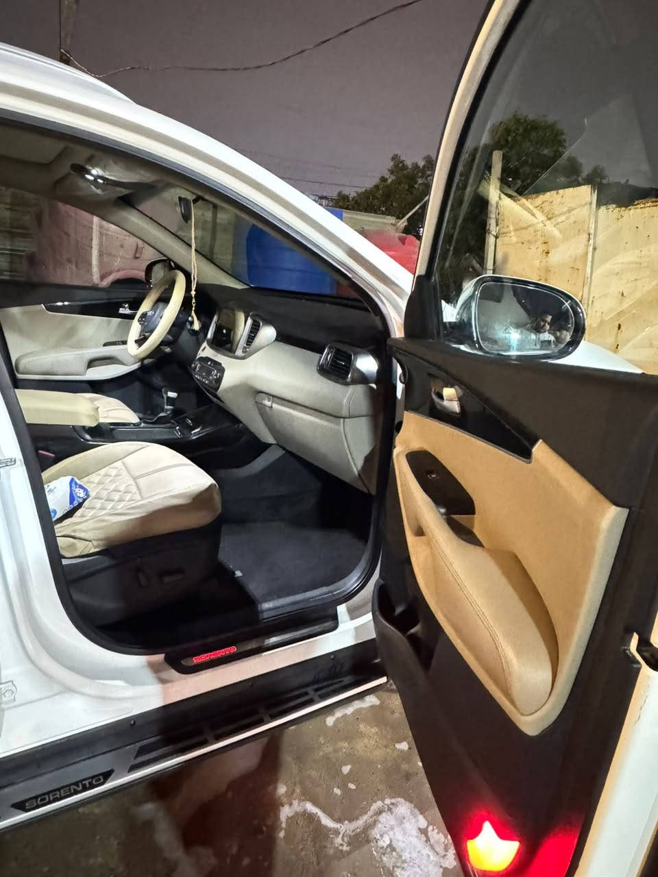 السلام عليكم سورنتو مديل 2020 سته سلندر خليجي فول مواصفات للاخير رقم بغداد الدولي الجديد مشرو وطني تحويل بي محافظه مكان السياره بصره السياره بسمي مداور ثاني يوم السياره كفاله اربع اصابع فقط بل جاملغ الامامي الايسر يم الايك ول باقي كله كفاله 7 راكب كير مكينه حداديه خير من الله السعر (280) وبيهه مجال بخدمت الشراي 
الرقم (***********)
