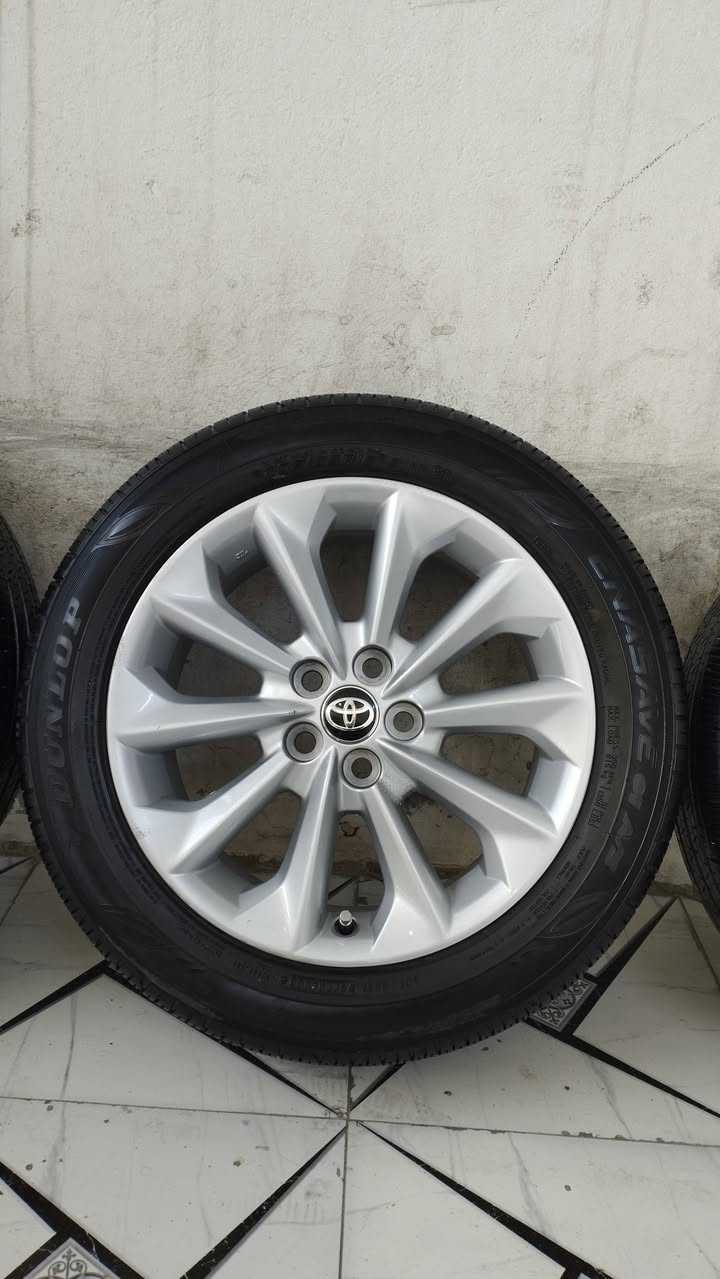 اسلام عليكم اخوان واصل وجب جديد طخم عدد 4 ويل تايرات حجم 16 كورلا XLE موديل 2022 شريكة أصلي بلادي وارد امريكي 4 تايرات دلوب ياباني شريكة أصلي بلادي وارد امريكي حجم 16 قياس 205/55/16سعر 480 الف عنوان كركوك قادسي أو لا يم نادي سولاف رقم موبايل اسيا بي واتساب *********** ***********
