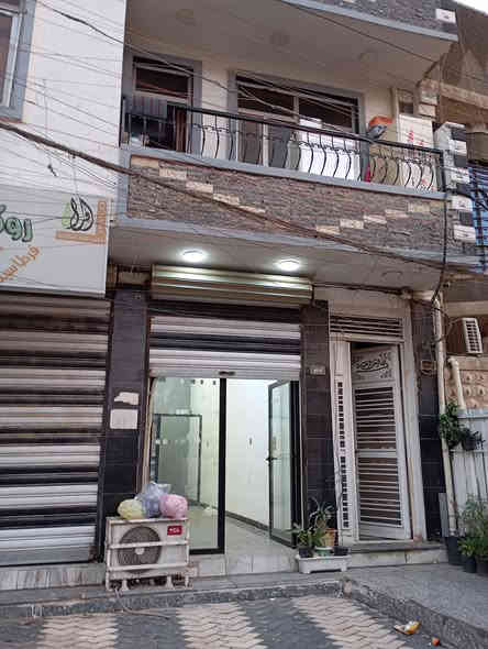 محل للايجار .كهرباء مستقلة ماء مستقل سحب مولدة مستقل ..الصليخ مقابل قاعة مناسبات  جامع الحميد المجيد ..الايجار ٣٠٠..الاتصال ***********..ابو خطاب
