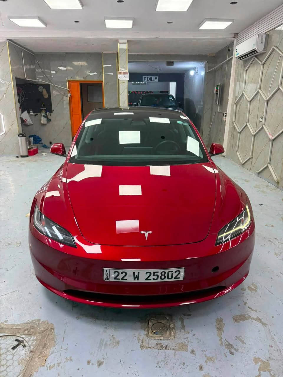 السلام عليكم
بدون مراوس ❌
بيع فقط بدون مراوس اخوان 🔴

‏Tesla 2024 model3 dual motor long range highland 

تيسلا 2024 مودل 3 دبل ماطور لونج رينج هايلاند

اون لاين آخر تحديث

حادث بابتين عكس السايق 

بدون ايرباگ بدون دواخل

شواصي لغود كفالة عامة

تمشيك بالشحنة بين 500 الى 530 كيلو بالظروف الحالية 

دفع رباعي AWD

كشنات جلد اسود تدفئة وتبريد

شاشة خلفية 

اشاير ترحيب تيسلا بلادي

تحديد مسار

قيادة ذاتية

فجوج رياضي

تخم تايرات جديد نقشة حلوه

وباقي مواصفات الدبل معروفة

السيارة نظيفة كلش مبولشة وكاملة من كلشي بدون اي نواقص

رقم اربيل بأسمي مو بأسم شركة 

السعر 198 وبيهه مجال بسيط 

وماكو هيج سعر ونزلته لغرض الحاجة وبالعافيه ع الياخذهه السياره لعابه وكامله على اخر حبة

وهذا رقم الشاصي :

5YJ3E1EB6RF821083

المكان : بغداد-المنصور 

للاستفسار:

***********
