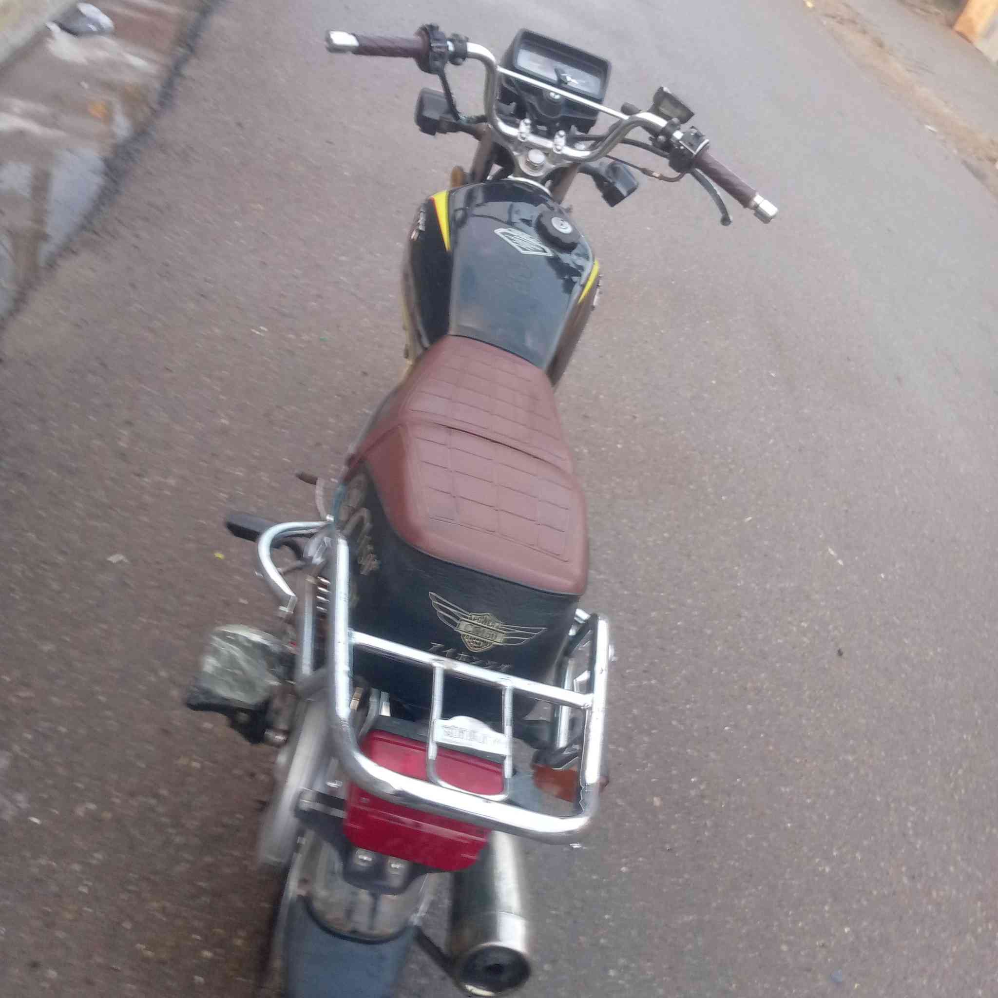 سونك موديل 23 أوراق ضايعه 

مكينة ناعمه شلعه معدل 

كهربائيات كلها شغاله 
بغداد الحسينيه ***********
450 بيه مجال
