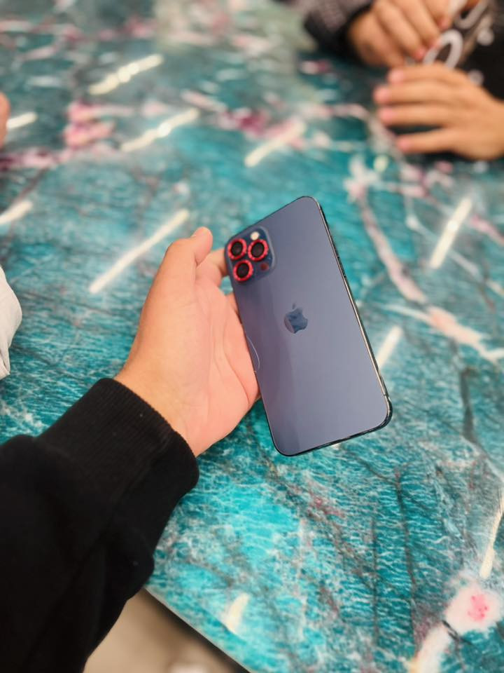 ذاكره 256بطاريته74شحنه كلش زين
شرق اوسط خطين ملحقات كامله بيه
فطر بل ضهر زغير مابين السعر 450 وبيه مجال حك الجيه ***********
