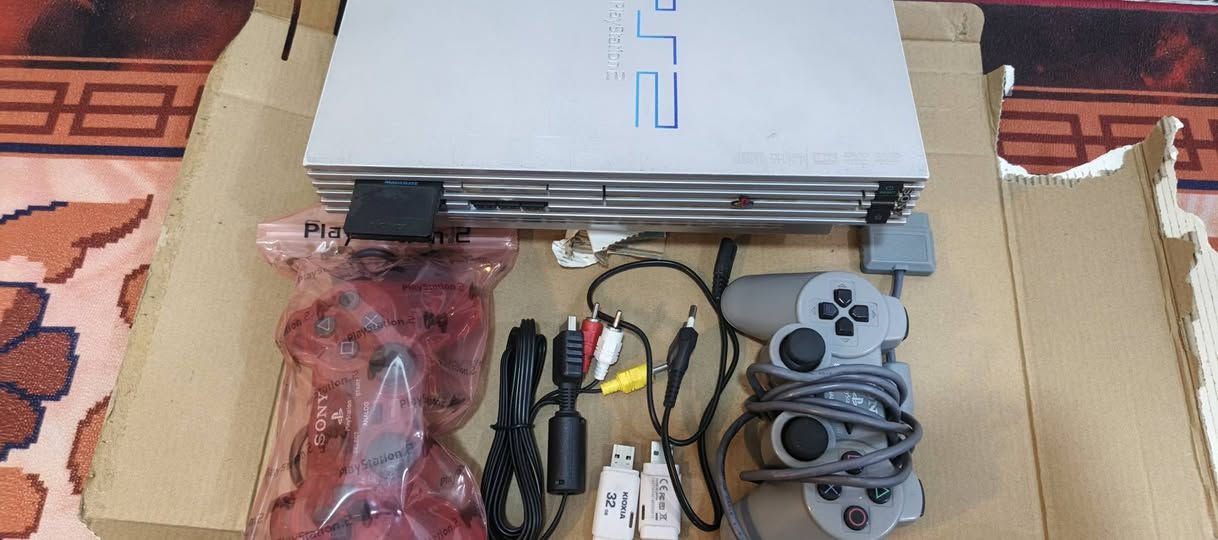 #سلام #عليكم #يوجد #جهاز #بلي #ستيشن 2 فات لون سلفر ملحقاته  كاملة ويا فلاشين بي اكثر من 50 لعبة الألعاب راح اعددهن الكم
1_Sega Genesis READ
2_SEGA 1IN25 READ
3_aibbaid2o13
4_AIad  Den
5_BASKLAT
6_BATTIE  FIELD  4
7_BLACK
8_bIow Out
9_CALL OF DUTY5
10_CONAN
11_Conspiracy
12_CRASH
13_EBH
14_EIite TAnk
15_G T A vice City
16_God of War II
17_GTA__v
18_HERACLE
19_HILKBTYR
20_gACKIE CHAN
21_KEIKOYUKAWA
22_kknnss
23_MARVEL__VS__CAPCOM2
24_medI of hnree3
25_METAL SLUG 3
26_Minecraft
27_ MortaI Kombat Deception
28_Motore Suzuki
29_ MR BEAN
30_ninga bread 
31_Panzer Dragon
32_PES 2023
33_PooI
34_Road__Rash
35_ROBN HOOD 2
36_RumbIe__Racin
37_SILENT SCOPE 3
38_SILENT 222
39_SNIPER 2
40_SONIC SHADOW
41_SPider M an
42_Suzukimotors
43_ TANNED
44_TARZAN
45_Taxi Craize
46_ TEKKEN 3
47_ Track Race
48_Winning EIeven12 Saudi READ
49_XENA
50_ 49 2010 
51 _2011 NEWS
52_BATMAN
53_BEN 10 3
54_ COUL  CALI BUT
55_fifa street 2
56_Fifastreet 1
57_fifa333
58_ PES 2006
59_Pro EvoIution Soccer 2009 (USA) 
60_ Pro EvoIution Soccer 6 (Europe) 

الجهاز سعره 65 الف مع التوصيل داخل بغداد للاستفسار رقمي *********** عنواني بغداد الكرخ منطقة علي الصالح قرب الإسكان والطوبجي
