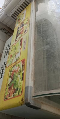 عارضة محلات • للبيع • سعر مناسب