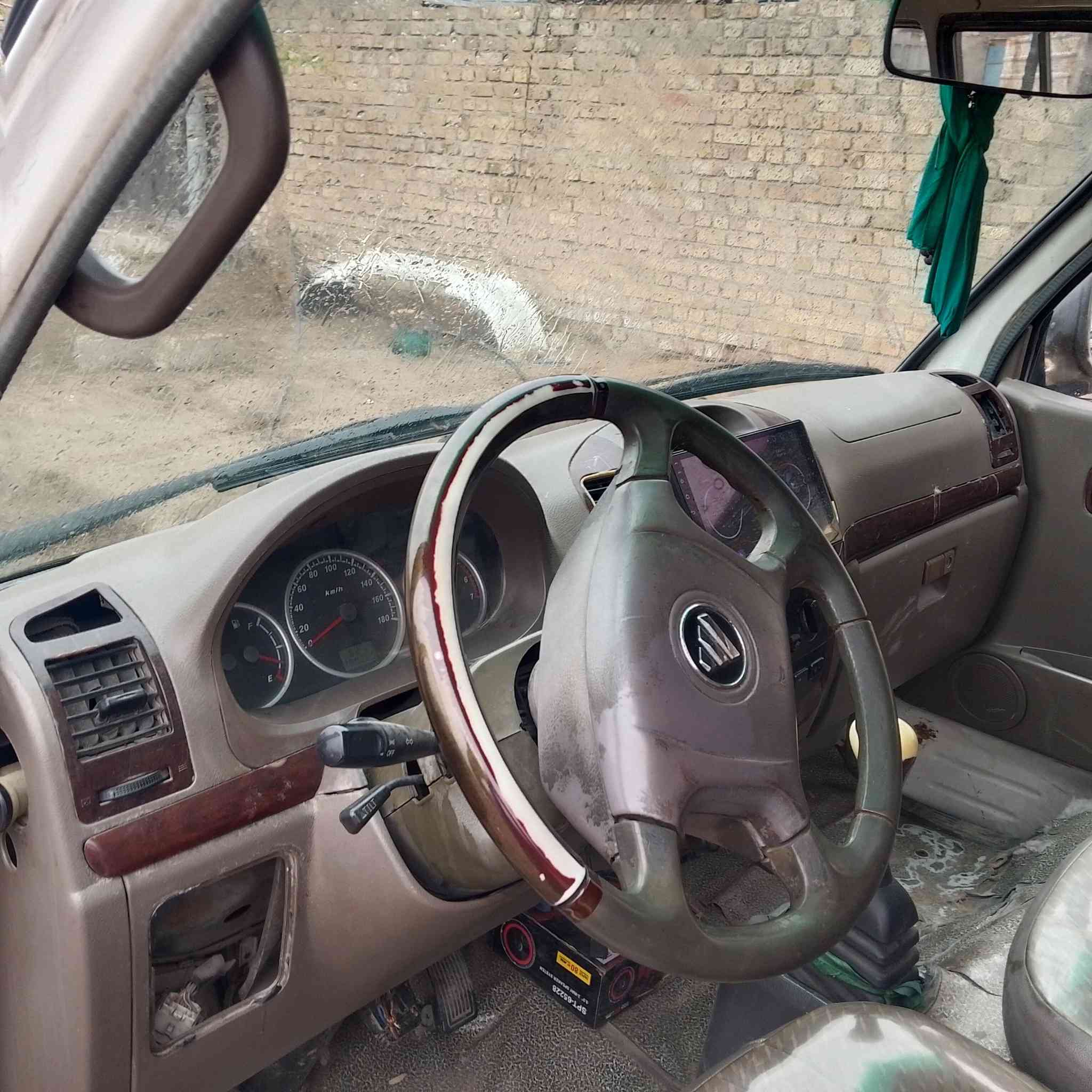 سلام عليكم سيارة فتون مديل 16بدون صبغ بدون ضرر مكفوله كير مكينه اكسن جديدة خير من الله سيارة باسمي رقمها نكليزي  هزتها ما ساقطه مصفره هيئه وغرامات وضريبه  سعرها 78وبيها مجال قليل لشراي موجود عل رقم ***********ما متواجد عل فيس
