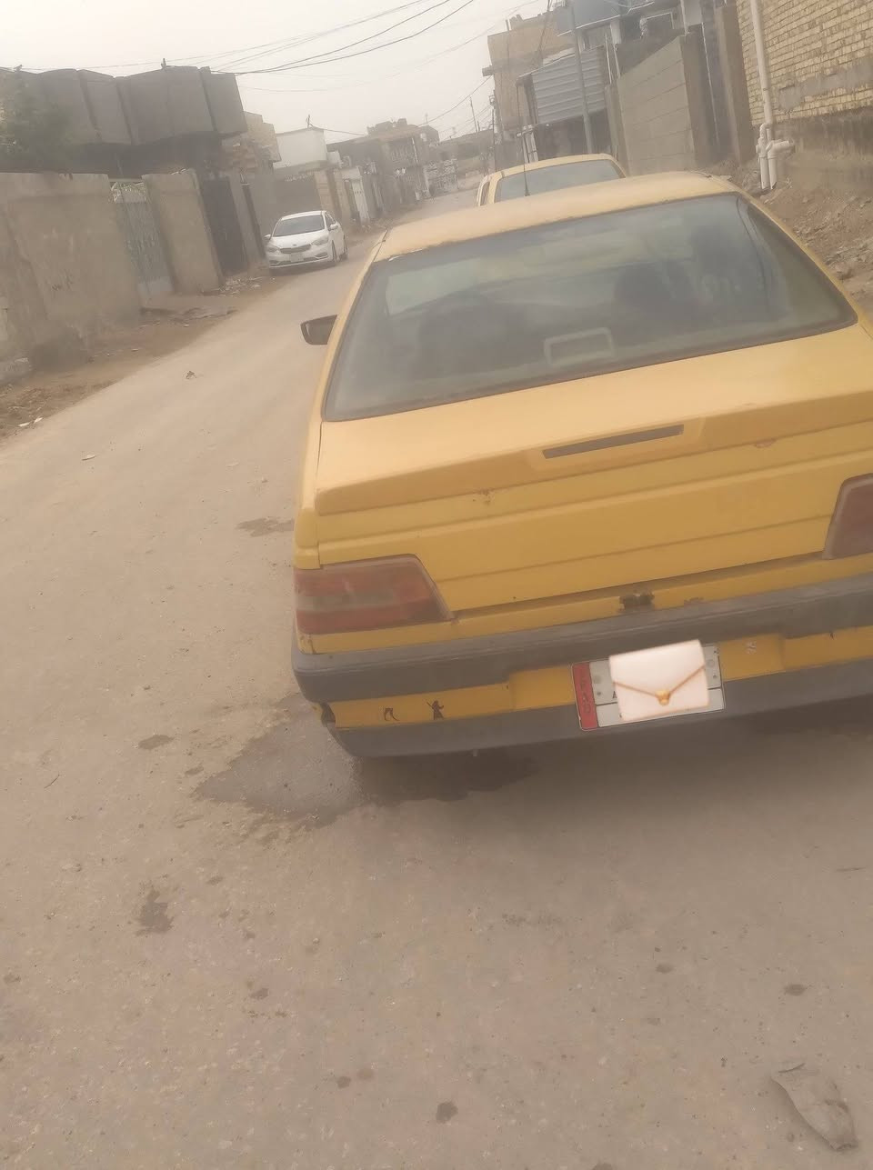 سلام عليكم سياره البيع مكينه جديده كير جديد تخم تاير حداديه ما بيهه شي بيع مستعجل سياره بسمي عليه ٤٠٠هيه عل مشتري رقم  الاماني نجف مكان ديونيه قضاء شاميه رقم الهاتف *********** السعر ١٦ بيهه مجال قليل
