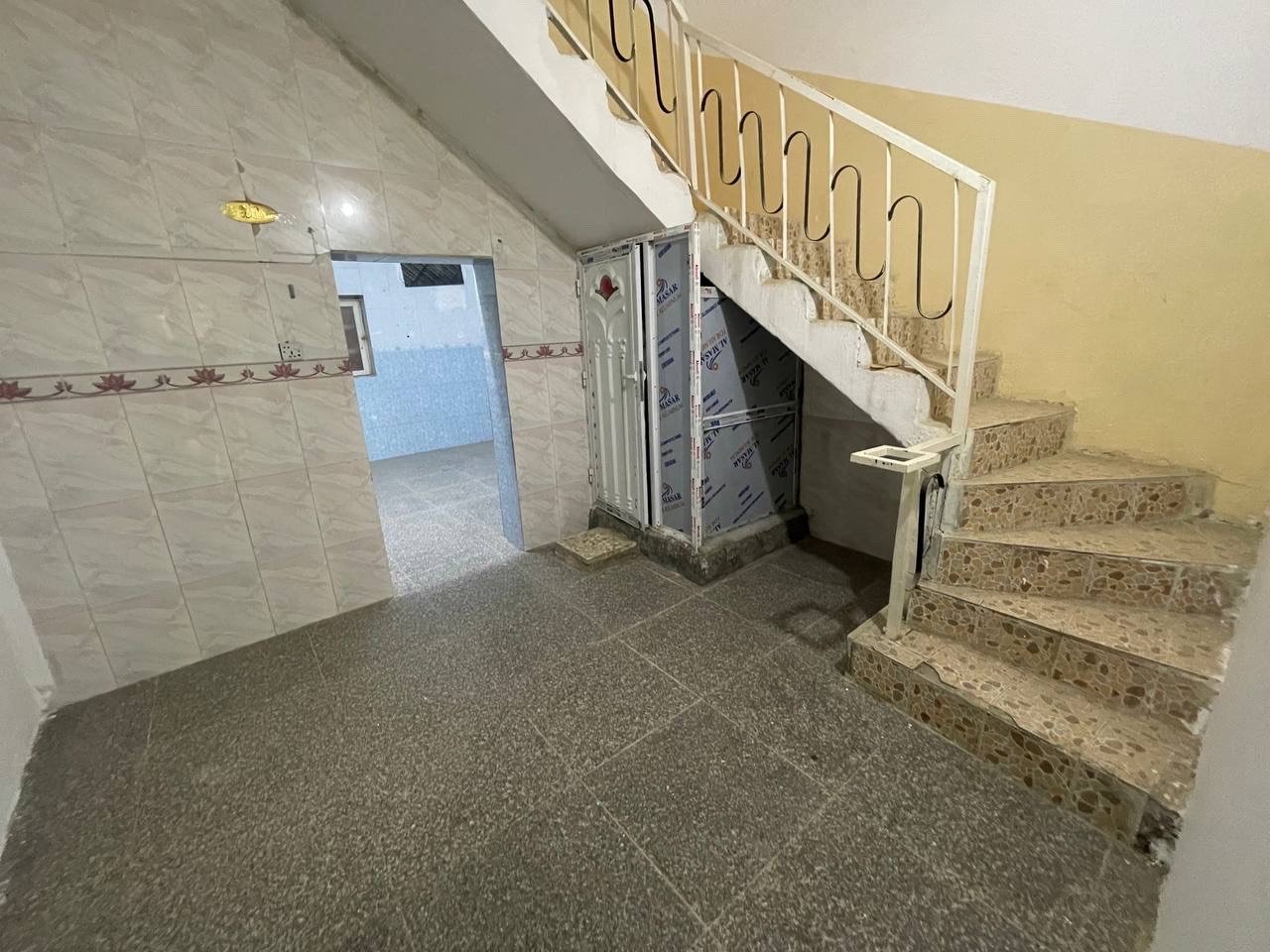 📍 الموقع: الحلة -خلف مستوصف المهندسين مباشره داخل الفرع 
🏷️ النوع: طابو صرف طابقين
📐 المساحة:85 م
💰 السعر:85 بي مجال
🛏️ محتويات البيت: استقبال -هول -مطبخ -غرفه بالطابق الأرضي وغرفه بالطابق العلوي 
📞 للتفاصيل:*********** 