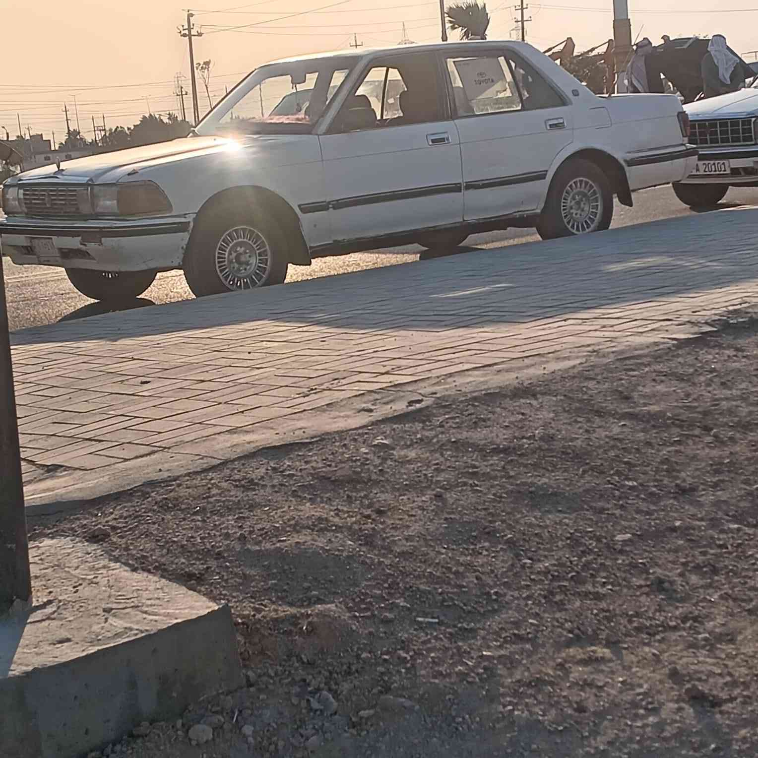 سيدان لبيع موديل 89 سنويه ل2027 مداور ثاني يوم  كير ومحرك مكفولات  تبريد شغال  كهربائيات كامله سعر 35وبيه مجال بيع مستعجل مكان سماوه   رقم لاستفسار ***********
