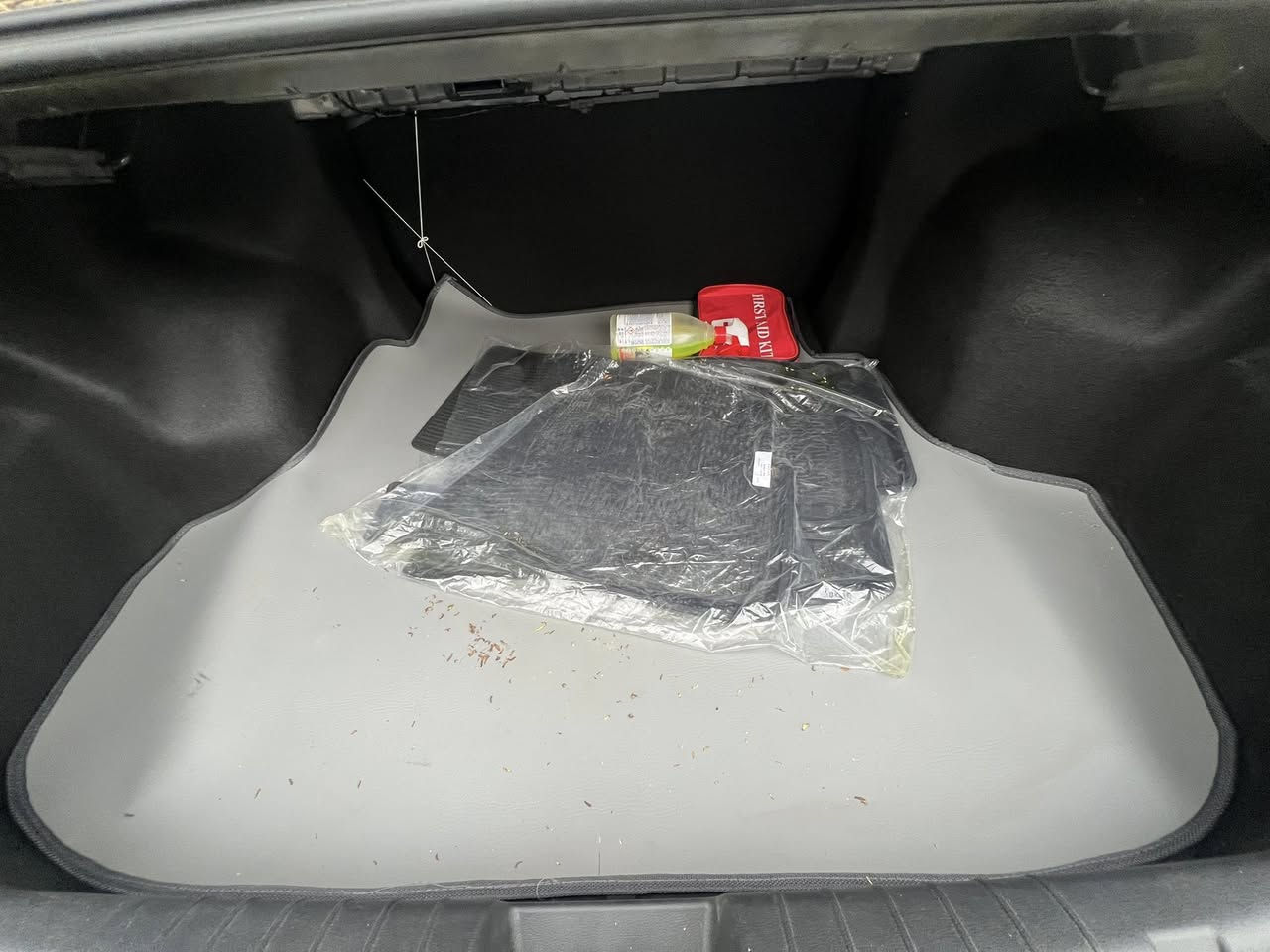 السلام عليكم من بعد إذن الادمن
شيري اريزو 6 ضمان ٦ سنوات من الشركة 
سيارة زيرو بعدهي مكفوله من كلشي ماشيه ٢٠٠٠ كيلو 
زيرو 
سيارة كامله مكمله تغليف ارضيه + صندوق 
حته بعدهي الكاعيات مشادهم 
المواصفات :
تشغيل عن بعد 
بصمه 
اوتو هولد 
هاند بريك دكمة 
ابل كار بلي 
تبريد قطعتين 
تبريد لمس 
وبقيه هواي مواصفات 
دفتر ضمان ٦ سنوات 
سنوية بأسمي تحويل ثاني يوم 
السعر : ٢٣ مليون 
رقم الهاتف : *********** 
رجاءا الشراي يتصل ويتدلل
