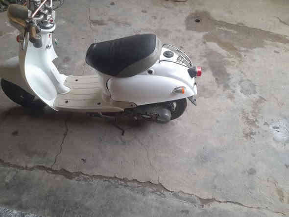 السلام عليكم دراجة كلاسك للبيع شغالة نكره مكينه خير من الله مفتوحه السعر 190 وبيها مجال***********
