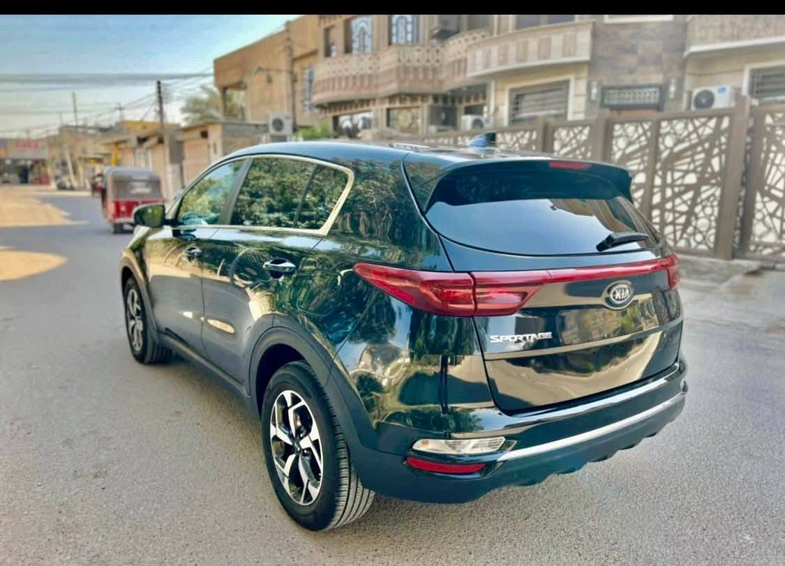 السلام عليكم سبورتج للبيع مديل 2020 بغداد نص مواصفات ماشه 50 امريكيه حادث مبدل بنيد  بدون اي دواخل مگفول كلش نضيفه  السعر 158$ ورقه بيه مجال  مكان بغداد هاتف *********** بي واساب ماسنجر متواجد
