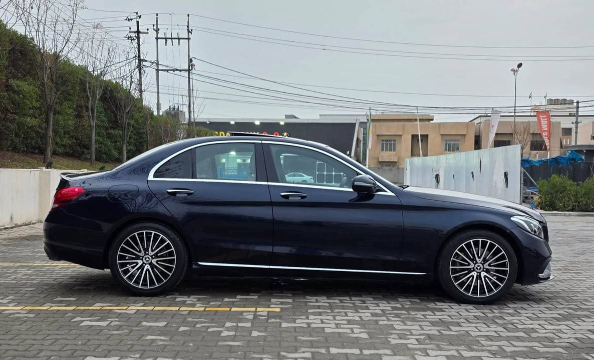 ﷽

Mercedes c300 2018
زؤر پاكة هةمو گياني بةشةرتة 
گير مكينة كارةبايات هةمووي بةشةرتة 
فول فولة  ناو زةرد پانؤرامة دةبل ماوس بةسمة 
٢ پارجةي سبوخة 

*********** أربيل, العراق
