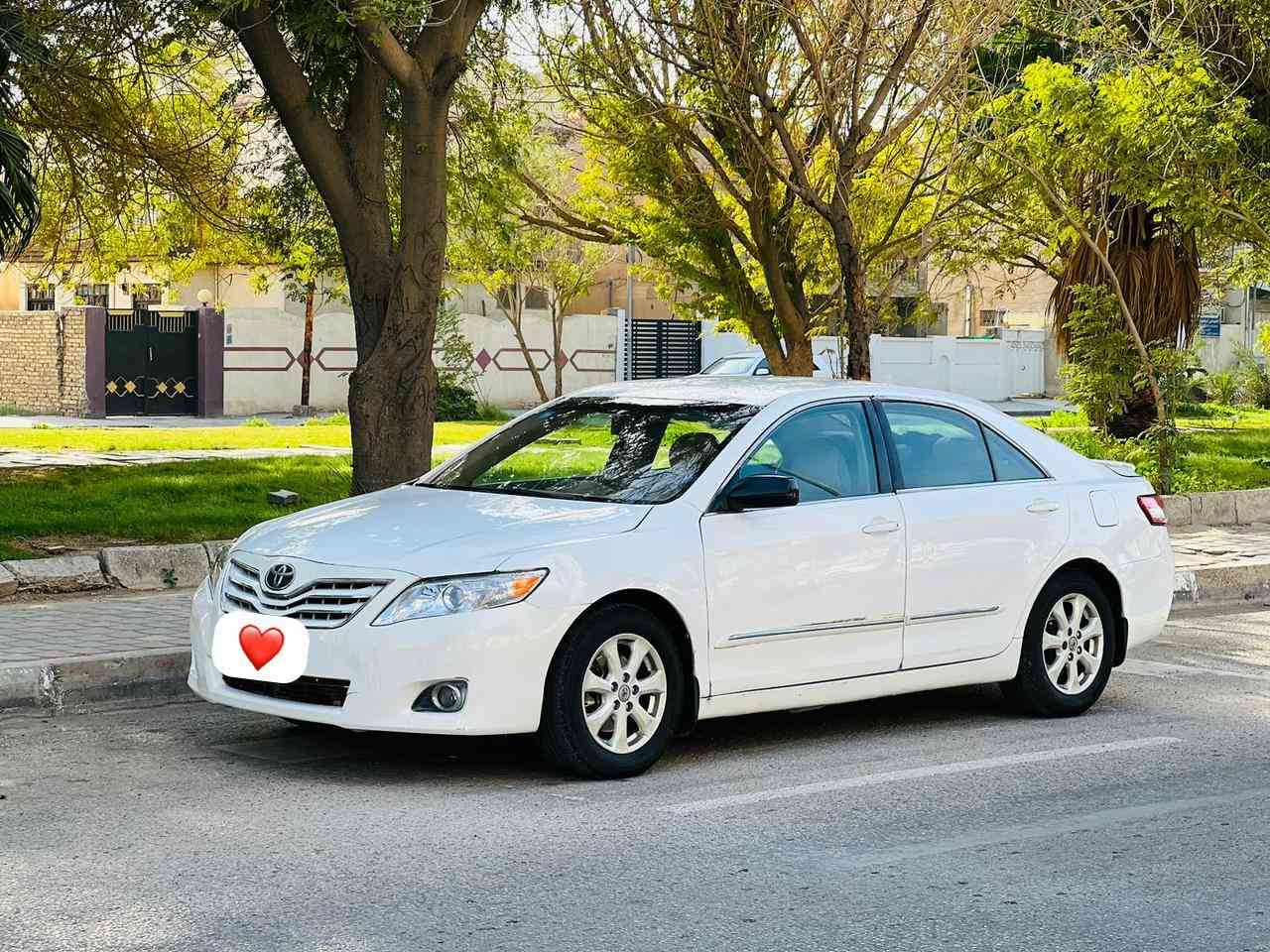 تيوته كامري مديل 2007 سعر 85 قابل للتفاوض الاستفسار اتصل ***********  مكفوله من ضربه بيها صبغ مكانات اثر تشليع بدون ضربه بدون تبديل مواصفات شاشه كبيره كامره خلفيه تحكم ستيرن داخل بيجي حساسات امامي وخلفي مكينه اربعه سلندر 2400 مكينه وكير مكفولات حداديه جديده تخم تاير تبريد تدفئه شغال رقم كربلاء مشروع وطني سنويه ل 29 مكان سياره كربلاء
