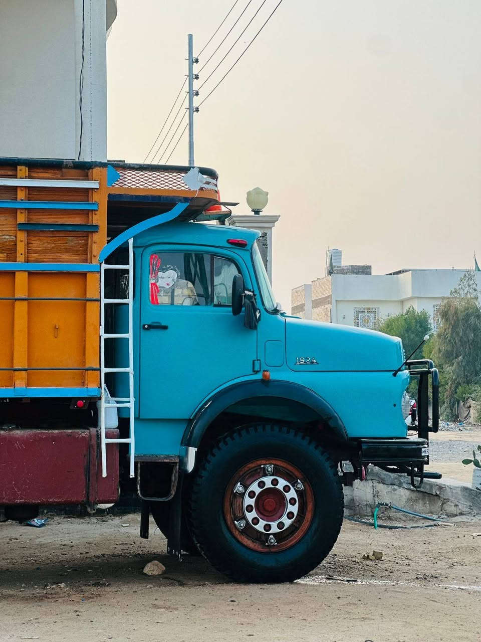 سلام عليكم من رخصت مدير الكروب.
سلام عليكم اقچم البيع ( 80)وضع شركة(قمارة بلادية)شاصي مكفول  محرك مكفول كير 25 سبرنك بلادي رقم  نكليزي ***********
