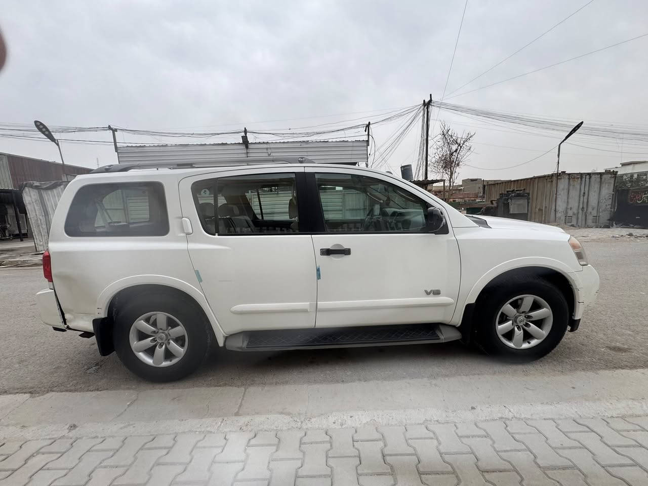 السلام عليكم 
ارماده موديل 2009 خليجي
فئه SE
رقم بغداد باسمي 
السعر  125 ورقه 
مكان السياره  بغداد _ الحسينيه الراشديه 
محرك  ٨ سلندر 
كير ومكينه مكفولات ما مفتوح 
ضررها جاملغ خلفي شي بسيط 
وباب خلفي صبغ عله كد شبر 
تخم تاير جديد شاده 

*********** احمد
