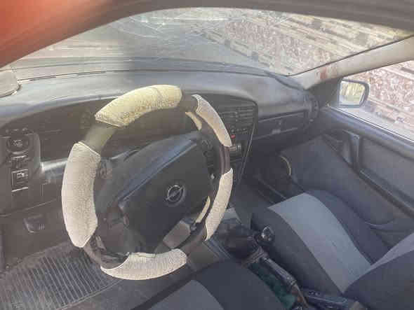 حجم ٢٦ كير عادي محرك بيها صرف والباقي شرط كابون بيها سنويه اخضر شرط التحويل السعر ١٦ مكان السياره برطله 
موبايل ***********
***********
