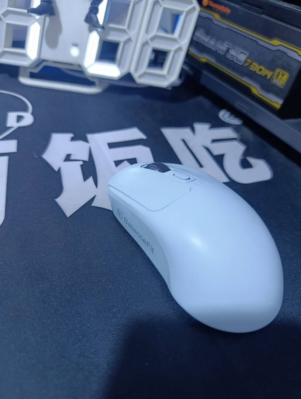 سلام عليكم  pc للبيع

المعالج: Intel Core i7 9700K بسرعة 3.6GHz
الذاكرة العشوائية (RAM): 32GB (16GB × 2) بتردد 3200MHz
كرت الشاشة (GPU): AMD Radeon RX 5700 XT
اللوحة الأم (Motherboard): MSI MAG Z390 Tomahawk
التخزين: 1TB HDD + 1TB HDD + 1TB SSD (مجموع 3 تيرا بايت)
مزود الطاقة (Power Supply): Thermaltake Smart SE بقوة 730W
بسعر 750 الف
والكيبورد
والماوس
والمجسمات
والعاكسه
والشاشه
اذا انباع الكيس ابيع ذني الغراض واسعار حلوه 💔
سبب البيع محتاج فلوس للدراسه 💔🥲


**إذا كنت صاحب هذا الإعلان وتريد حذفه لأي سبب، رجاءا أرسل رسالة إلى الدعم الفني**