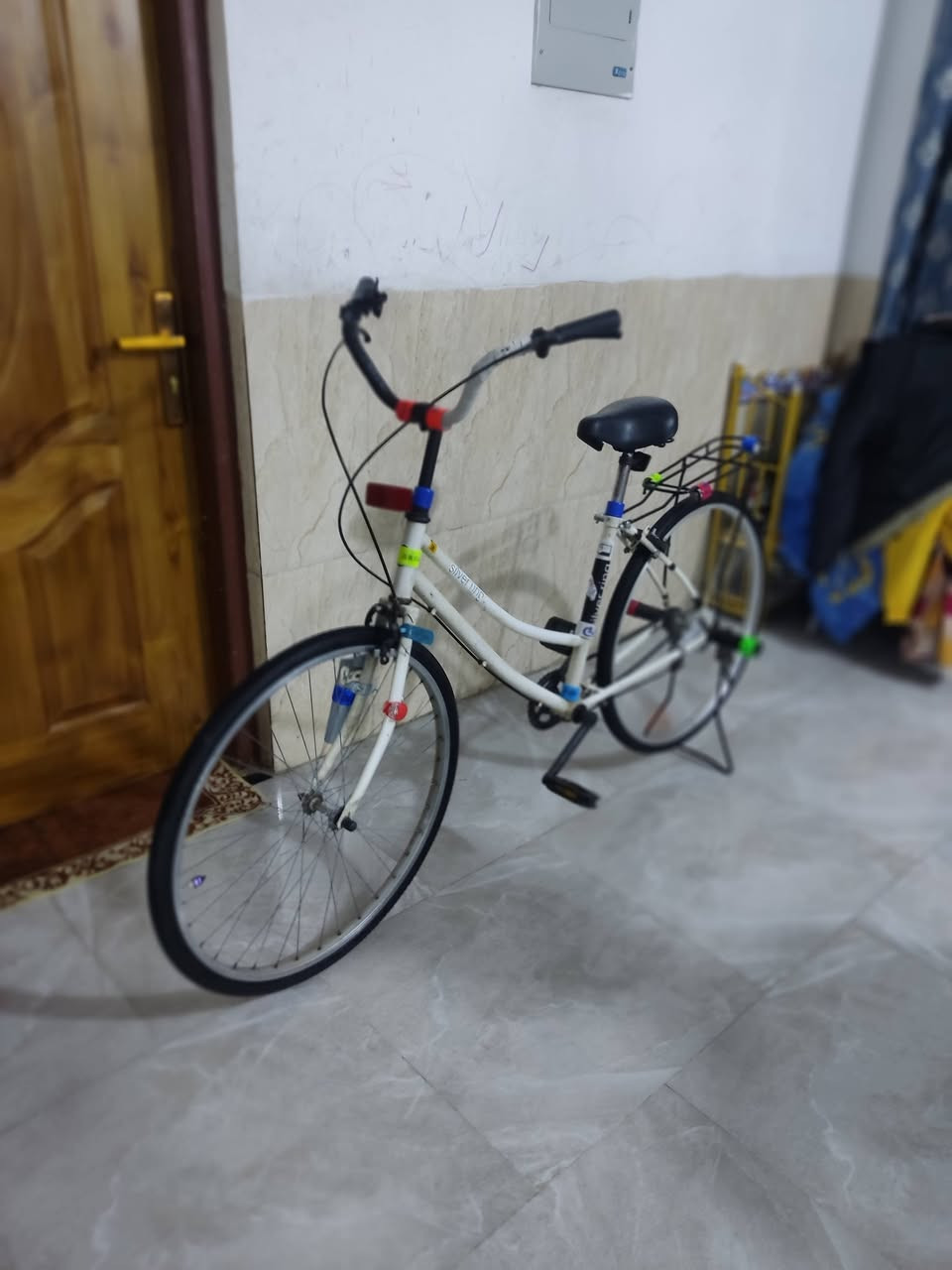 السلام عليكم  باسكل بناتي  حجم 26 ياباني اصلي  مو تجاري الجلغ  الوره موجود   البريك الوره  و الكدام يشتغلن بل مكان  بي بس الويل الروه  يردله تعديل السعر  60 قفل الباسكل نضيف و جديد  مكاني بغداد حي الجهاد  اليريده يطبلي خاص


**إذا كنت صاحب هذا الإعلان وتريد حذفه لأي سبب، رجاءا أرسل رسالة إلى الدعم الفني**