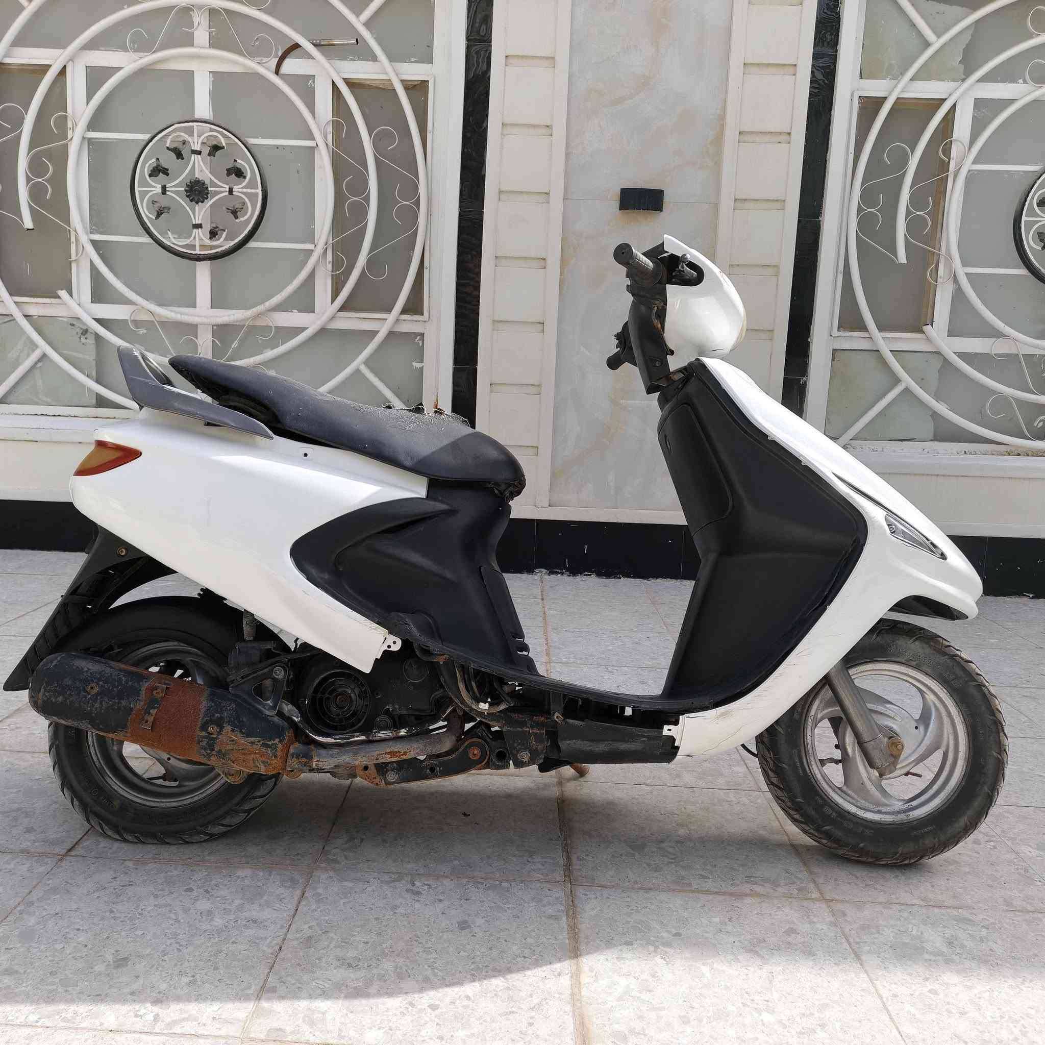 دراجه فراشه كايمه عوزه كابريتر شوته وتجفيت ب200وبيه مجال مكاني الدغاره لتواصل ***********واتساب
