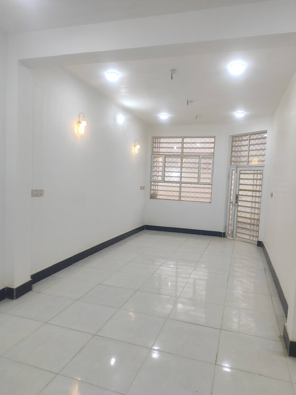 بيت للايجار سعر الايجار 250 العنوان حي الصحه.تصل إلى رقم  ***********
