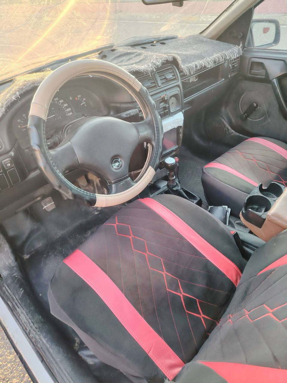 للبيع اوبل فكتره موديل 1992 حجم 16 بطاقة بنزين عنوان السياره في كركوك بيع السعر 36 وبي مجال 
***********
