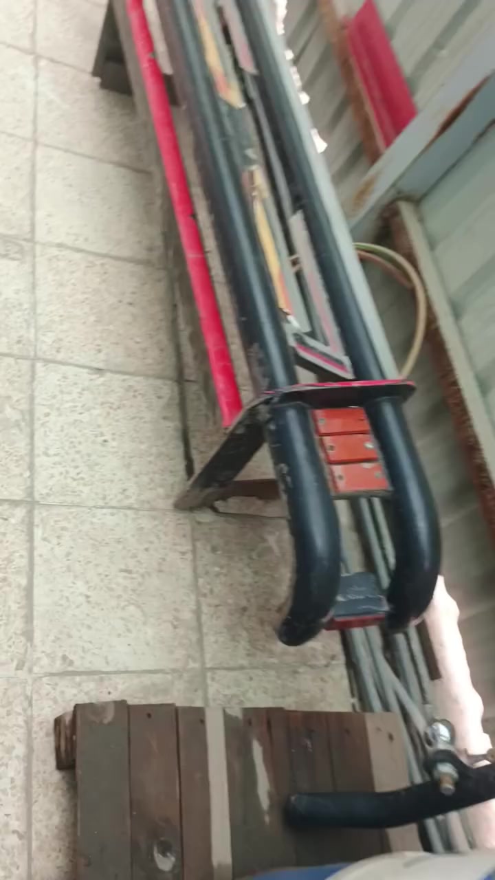 السلام عليكم مال جنبي اج تو هايسا 
درع امامي 50 مع الهوكات والاصابع
الدرع الخلفي 75 النضاف مصورها 
الدركه 75 بيهن مجال قليل
*********** بغداد
