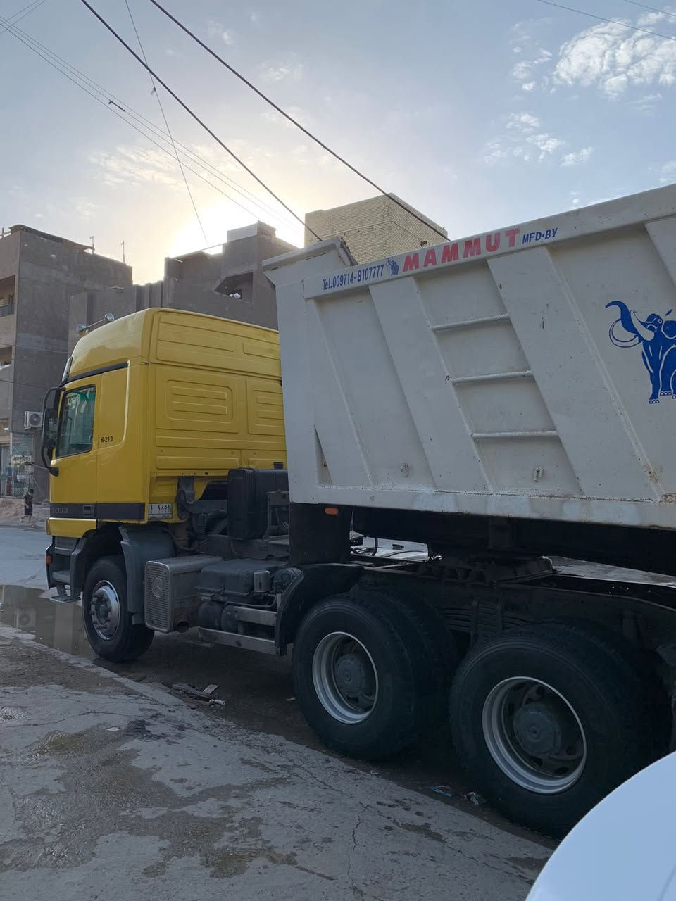 السلام وعليكم اكتروس 2002للبيع حجم3353مربوطه قلاب ٣محاور عربانه اماراتيه2009 مكينه جديده كير جديد تخم تايراستفسار***********
