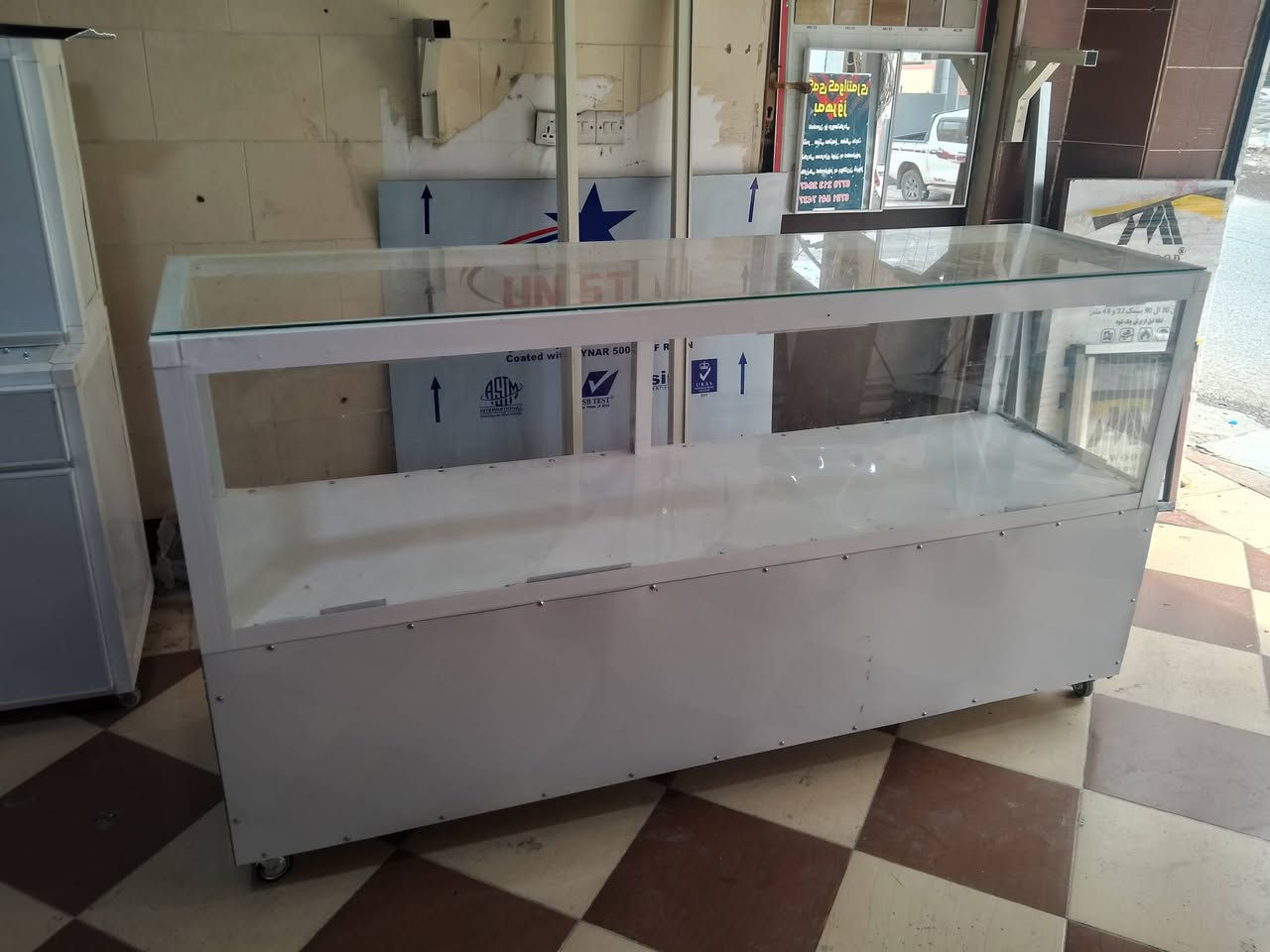 مێز بۆ فرۆشتن دەستی دوو
زۆر پاک و بێ عەیبە
***********
***********
