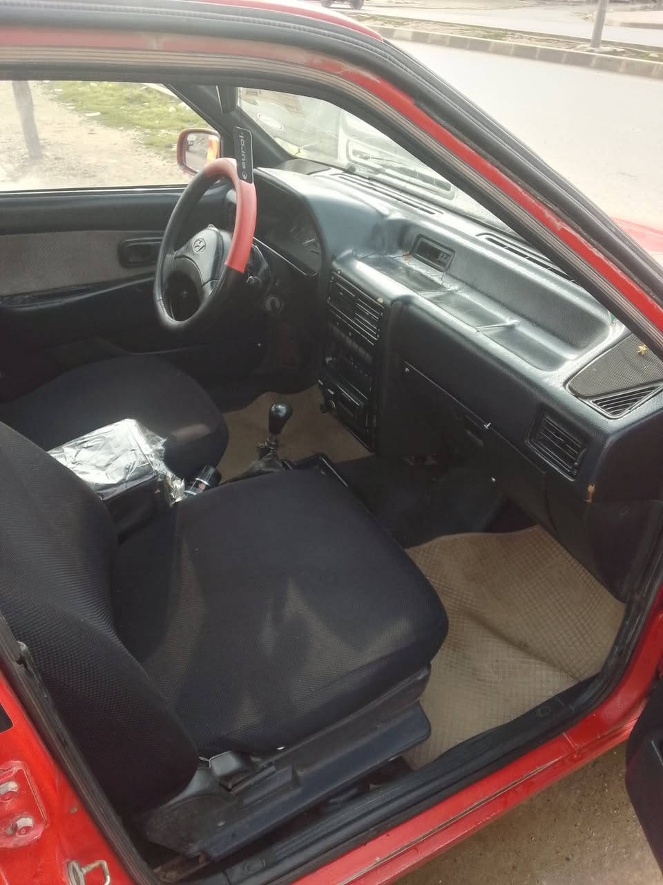 السلام عليكم 
هوندا بونتيو موديل 91
السعر18 بيها مجال 
سنويه خضراء 
شرط التحويل 
كاربون بانزين بيها
كير ومكينه شرط
بدون ضرر 
طخم تأيه
وايرمنيه شغاله عام 
العنوان موصل جانب الأيسر سماح الثانيه 
الاستفسار ع الارقام فقط
***********
***********
