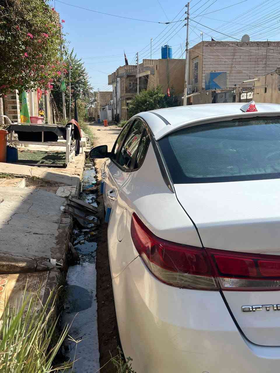 سلام عليكم 
سياره للبيع اوبتيما موديل 2016
بجم `19
رقم ذي قار بسمي 
سنويه ماصاقطه 
محركه 2400
وارد امريكي 
ضربته بل امام خفيفه بنيد مبدل 
وضربته منه الخلف جاملغ خفيفه ومخاوي بل صبغ البيبان بنفس الصفحه سياره جاهزه من كلشي 
محركه عله ايدي مجفت تجفيت جديد 
مواصفاته شاشه كبيره 
كامره خلفيه اشاير بل مري
حساسات خلفيه 
تحكمات 
تبريد ثلج 
طخم تاير جديد 
مكاني ناصريه قضاء النصر 
رقمي *********** بيه واتساب
