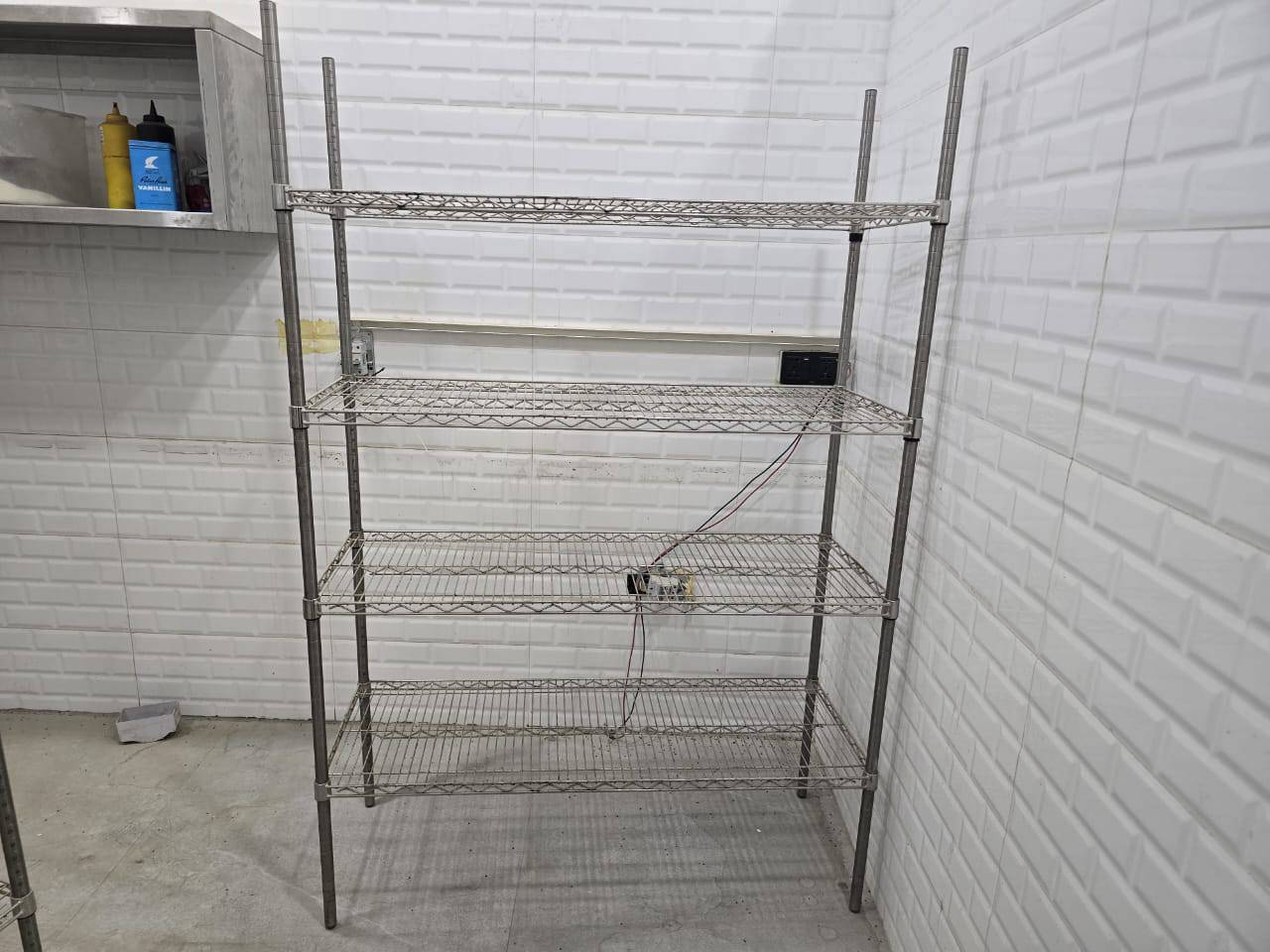 اهل لمطاعم والله مدللكم بالله لعظيم جبتلكم رفوف تخبل اصليه بعدهي بتارب لشركة يشهد الله اصلي يخبل سل ستيل اصلي ايطالي بحت معروضه للبيع لسعر تفليش اي استفسار اتصل عل رقم الي كدامك خاص ممنوع ***********
