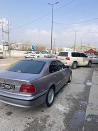 بي ام دبليو ٥٢٥ • موديل ٢٠٠٠ • قير عادي