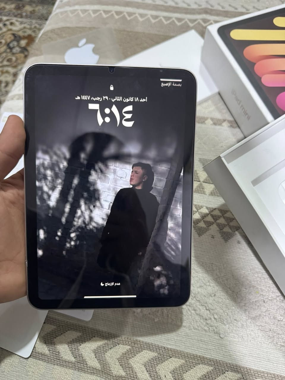 سلام عليكم ايباد مني ٦ذاكره ٦٤ بطاريه ٩٥ الايباد شخط ما بي ومكفول من كلشي الايباد يخبل وما مفتوح ولا داخل صيانه الايباد مأخذي من الآماني وبي وصل الشراء ولكارتونه الايباد للبيع او مراوس سعر ٣٥٠ وبي مجال كلش قليل مكاني كربلاء الحسينيه جريه مركز الطف رقم ***********
