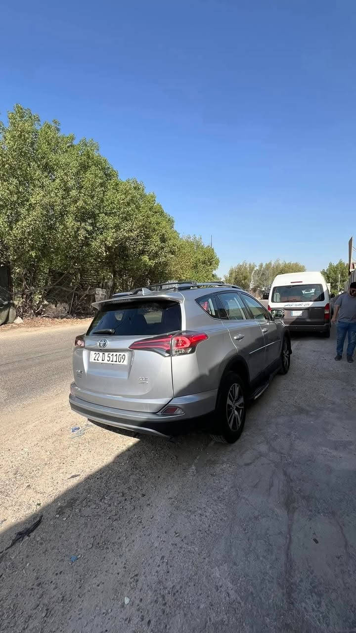 السلام عليكم
RAV 4
للبيع 
موديل 18
اللون نفطي
الفئه xle فول 
فتحة بانوراما 
المواصفات
رادار امامي
توقف ذاتي
فور ويل دبل اكسل
قياده شبه ذاتيه
تحديد مسار
السياره ماشيه 115 الف
رقمها اربيل الجديد
 
السعر 170
بغداد زيونة
 

***********
