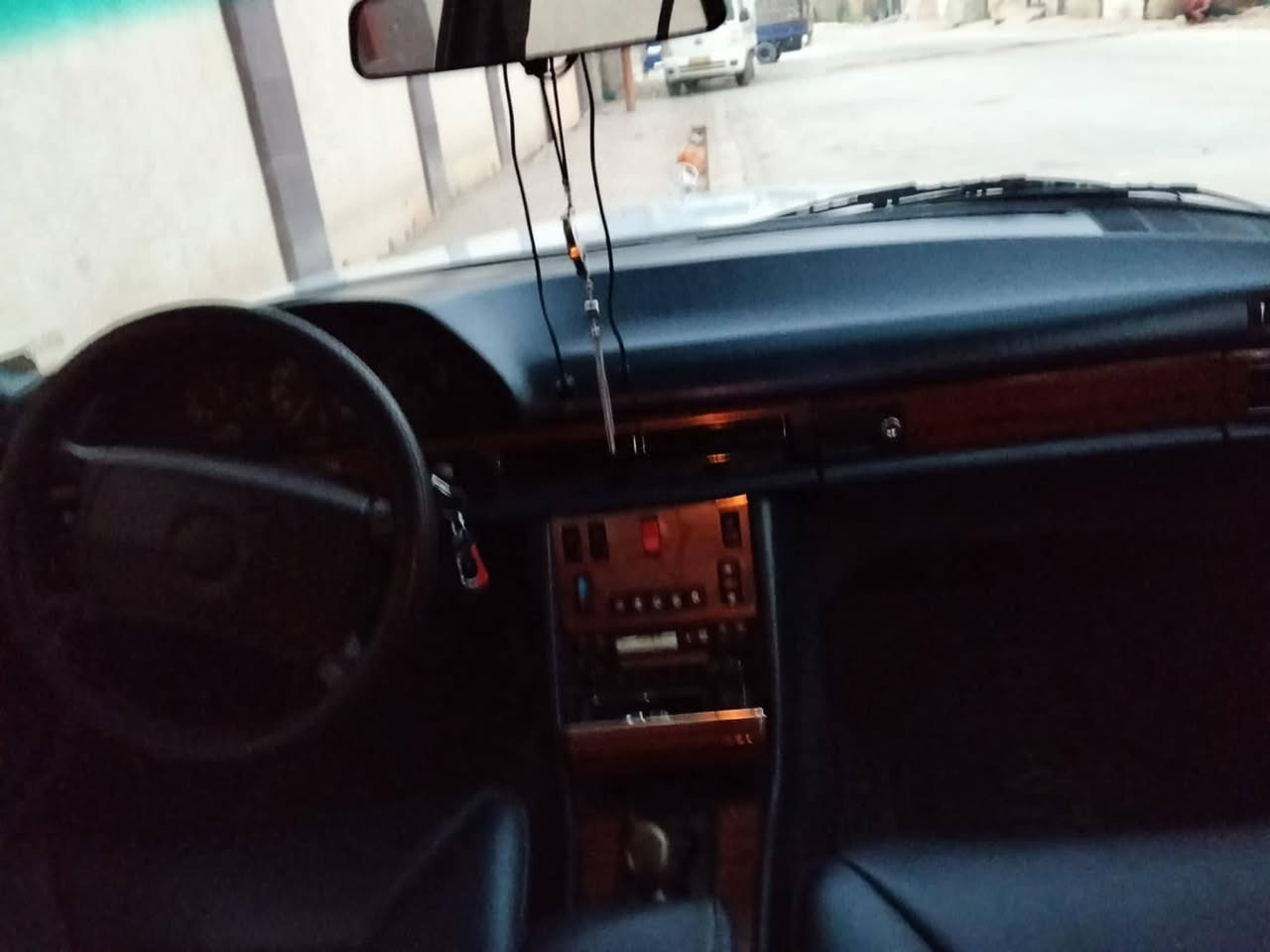 سلام عليكم ورحمة الله وبركاته
بيع او مراوس سعرها ٩٥

مارسدس جامبو 300

مديل1990اصل تكمه وسنويه

رقم بغداد دولي بأسمي 

كهربائيات كلها شغاله 

صبغ احزام فقط 

دبل مراوح 

دبل فيتبم

اريل كهربائي ⚡️ 

تبريد ابيانو شغال 

منضومت تبريد راديتر ام البطل 

كمبريسر 20شبح يعني تبريد ❄️ 

 

كير ومحرك مكفولات 

اترايك وين ميعجبك 

برده خلفيه 

اسلايت كهربائي ⚡️ 

اربع جام كهرباء ⚡️ 

تخم تاير جديد 🆕 

باتري 🆕 

 مكاني بغداد 

‏‪***********‬‏
