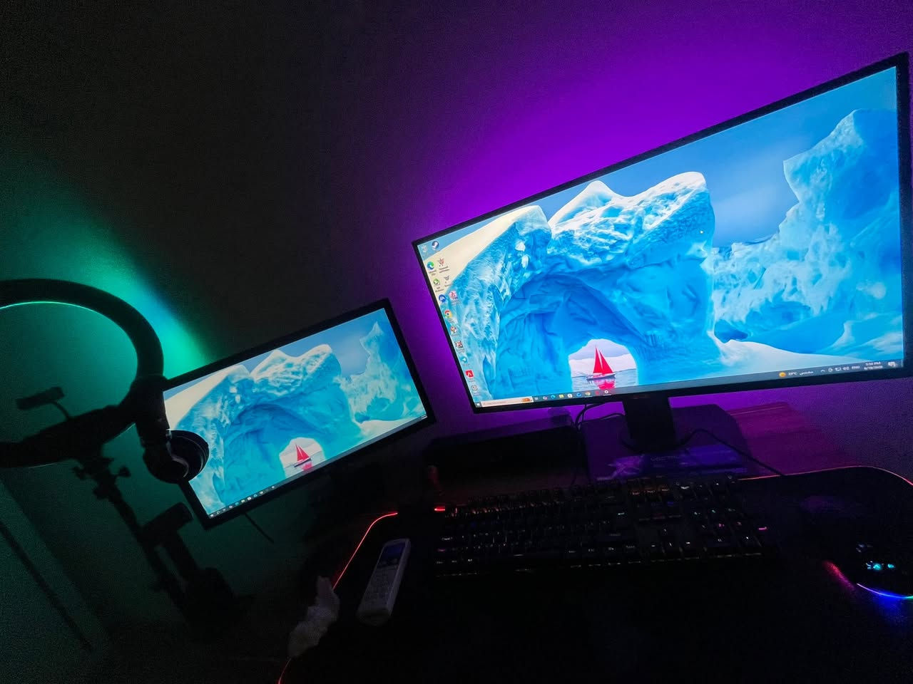 للبيع Gaming Setup كامل بحالة ممتازة 🔥
✅ Intel Core i5-9400F
✅ GTX 1650 SUPER 4GB
✅ RAM 16GB DDR4
✅ SSD + HDD
✅ شاشة Gaming 27” 165Hz
✅ شاشة إضافية
✅ كيبورد + ماوس + هيدسيت + سماعة خارجية
✅ ميز + كرسي
✅ RGB Setup كامل وجاهز للاستخدام

الجهاز نظيف وشغال بدون مشاكل، مناسب للألعاب والدراسة والاستخدام اليومي.

للاستفسار أو التفاصيل أكثر، مراسلة خاص.


**إذا كنت صاحب هذا الإعلان وتريد حذفه لأي سبب، رجاءا أرسل رسالة إلى الدعم الفني**