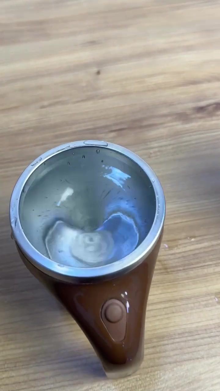☕️💫 ودّع الملعقة وخلّ القهوة تخلط نفسها!
كوب التقليب المغناطيسي الذكي يخلط مشروبك بضغطة زر وحدة 🔄

تصميم أنيق بسعة 380 مل، وبطانة ستانلس SUS304 تحفظ الطعم والحرارة 🔥

مثالي للقهوة، الكابتشينو، الحليب وحتى مكملات البروتين 🥛💪

مجرد تضيف المكونات وتضغط الزر… ودوّامة التقليب تشتغل لحالها 😍

يعمل ببطاريتين AAA فقط، بدون أسلاك ولا فوضى 🔋

اختار لونك المفضل، واستمتع بمشروب متجانس كل مرة 👌.     السعر: 18 الف التوصيل لجميع محافضات العراق


**إذا كنت صاحب هذا الإعلان وتريد حذفه لأي سبب، رجاءا أرسل رسالة إلى الدعم الفني**