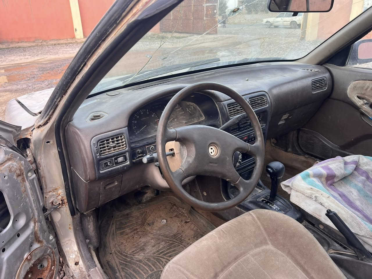 السلام عليكم سياره نيسان صني 1992 محرك شرط كير اوتو شرط رقم نينوى سنويه بيضه ابيع بدون تحويل سعر 12 وبيها مجال
اتصال ***********

(ملاحضه) سياره شغاله تمشي
